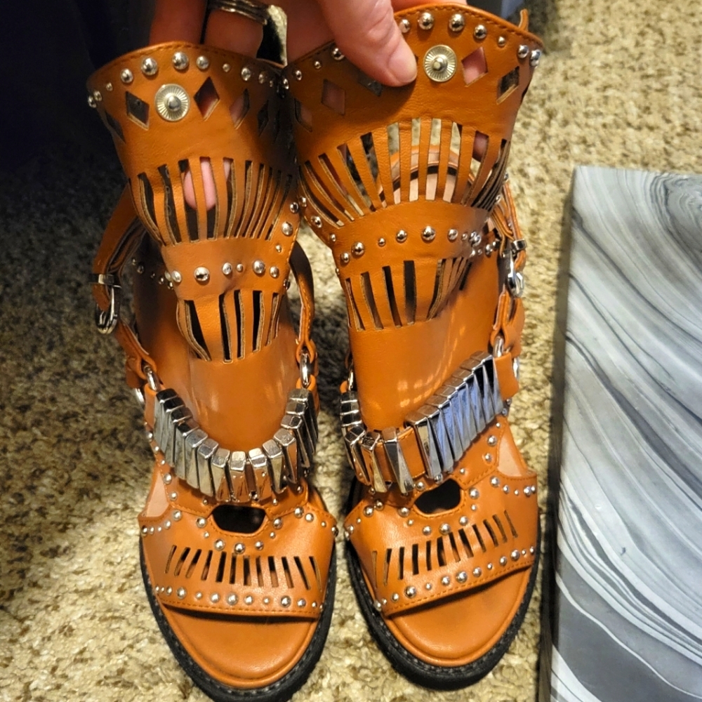 Jeffrey Campbell Bellona Studded Heel w Snap Shin Guards, Size 8, Tan & Silver